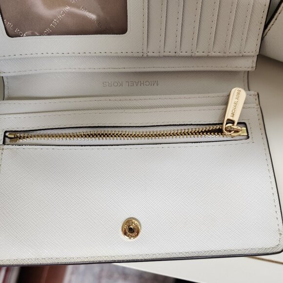 Michael Kors Selma Tote White/Gold with matching wallet - Picture 8 of 13